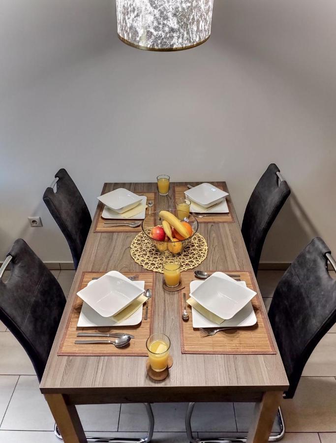 Holiday Apartman Sarvar Exterior photo